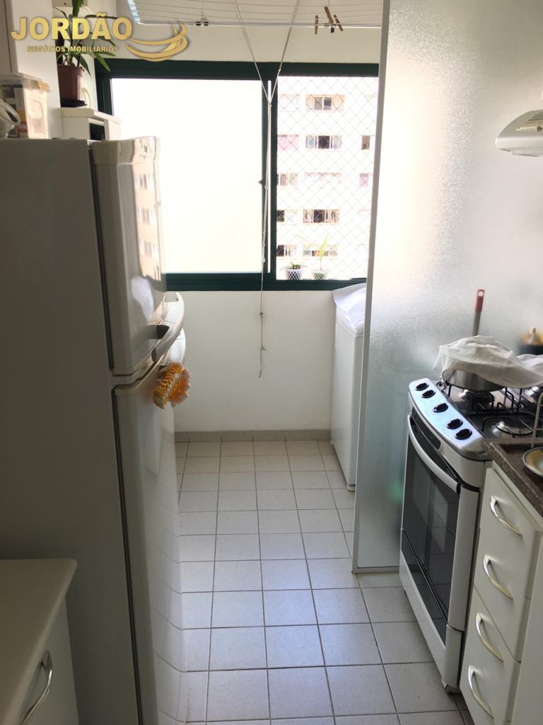 Apartamento à venda com 3 quartos, 79m² - Foto 2