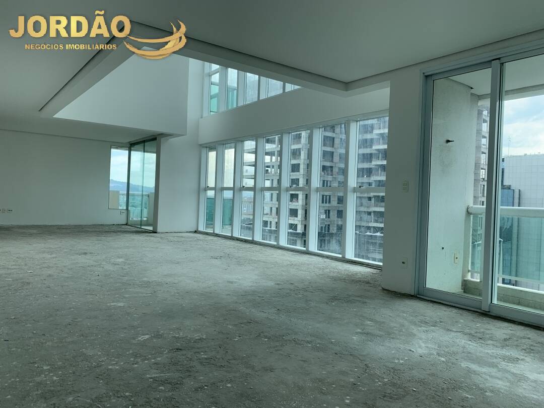 Apartamento à venda com 4 quartos, 750m² - Foto 1