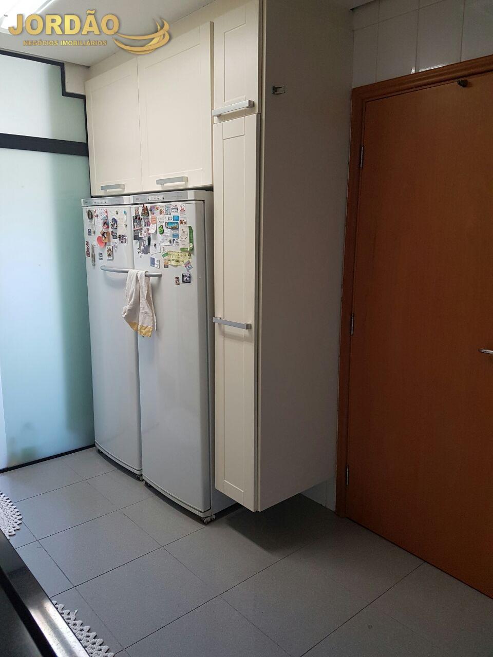 Apartamento à venda com 3 quartos, 139m² - Foto 7