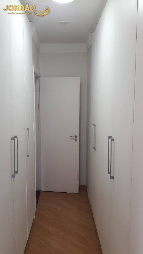 Apartamento para alugar com 4 quartos, 158m² - Foto 4