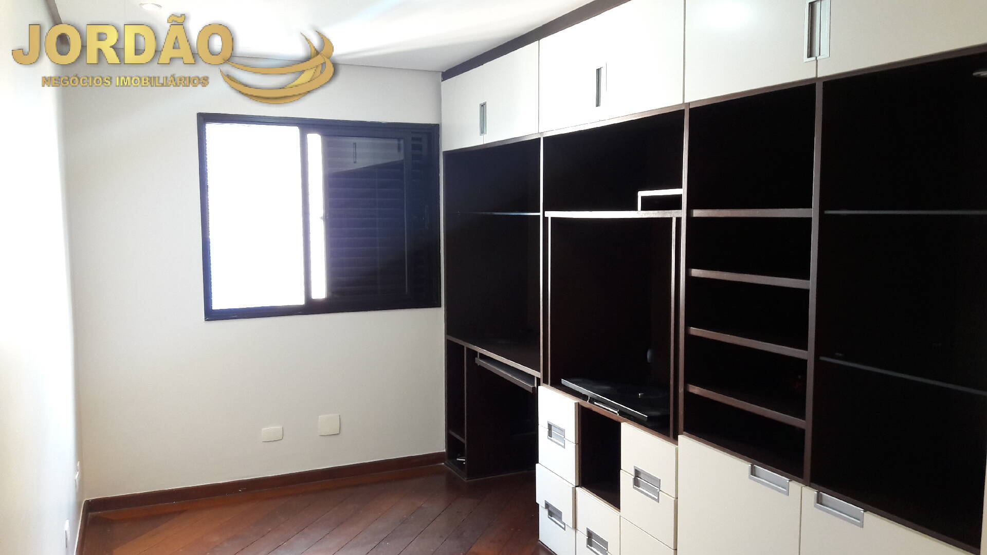 Apartamento para alugar com 4 quartos, 158m² - Foto 8