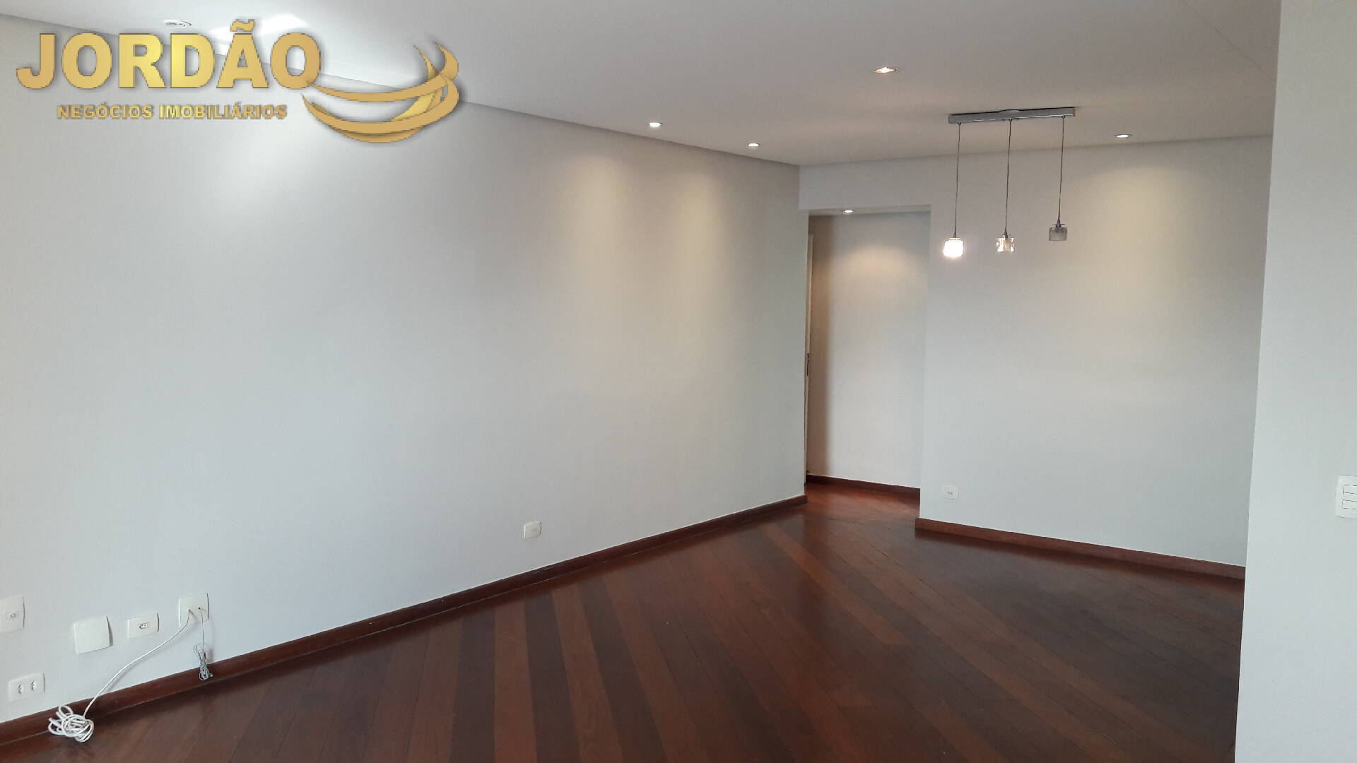 Apartamento para alugar com 4 quartos, 158m² - Foto 1