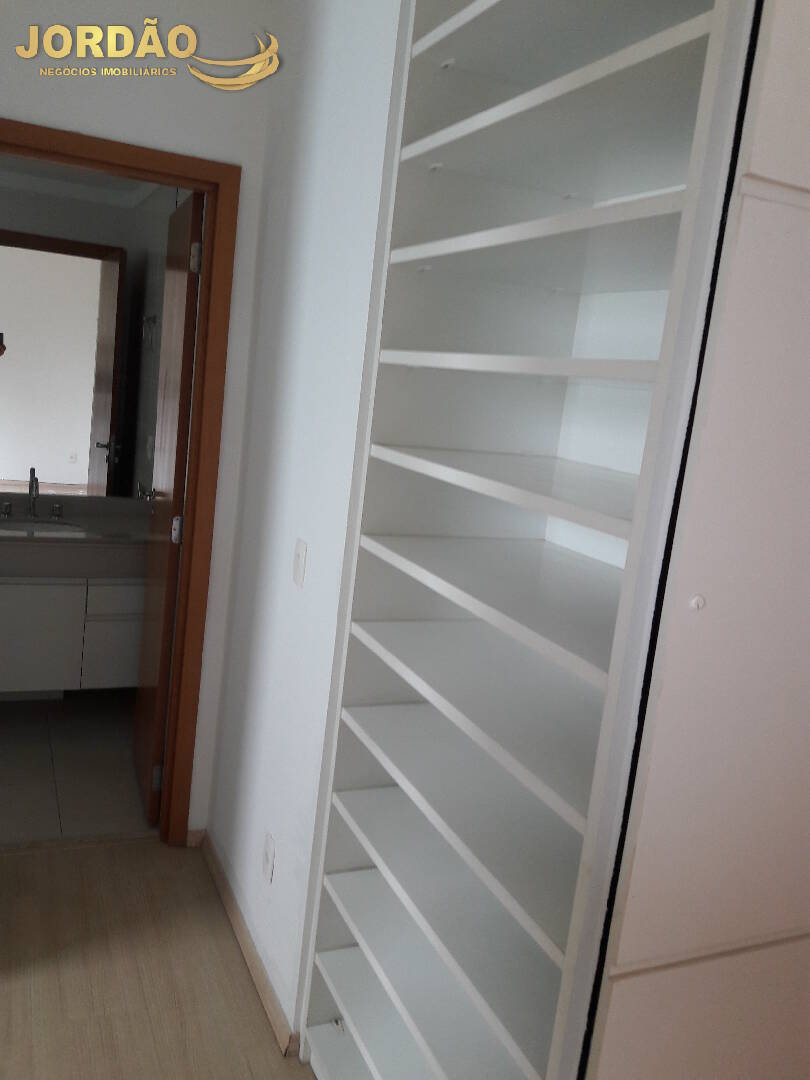 Apartamento para alugar com 3 quartos, 122m² - Foto 13