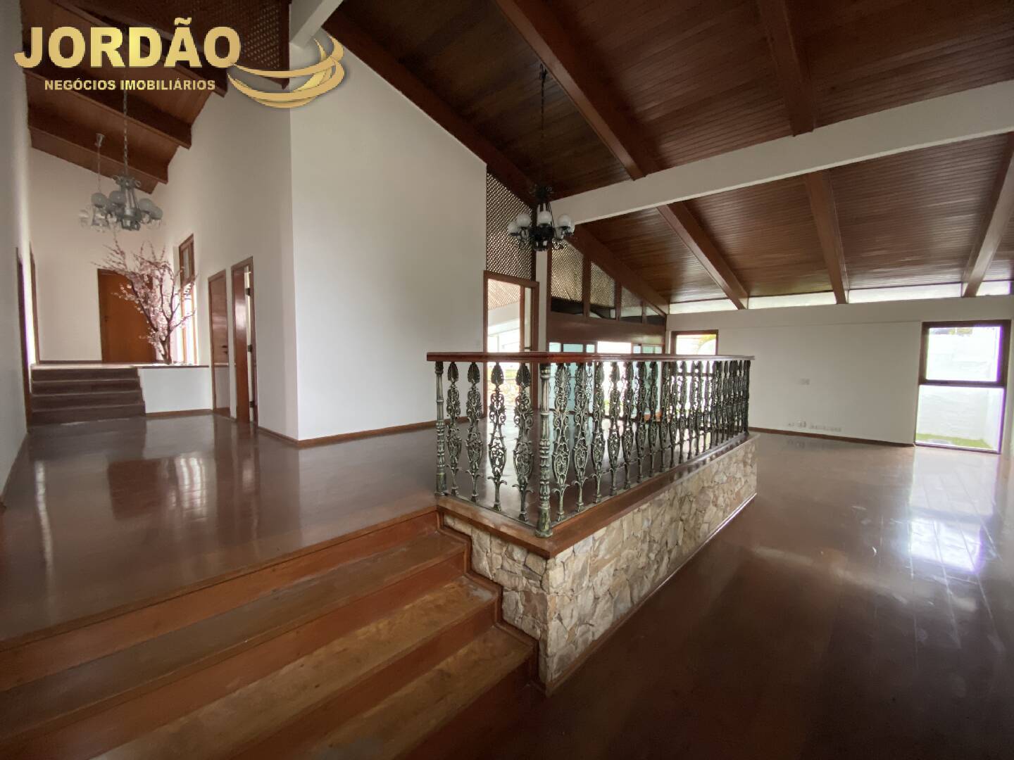 Casa de Condomínio para alugar com 4 quartos, 335m² - Foto 13