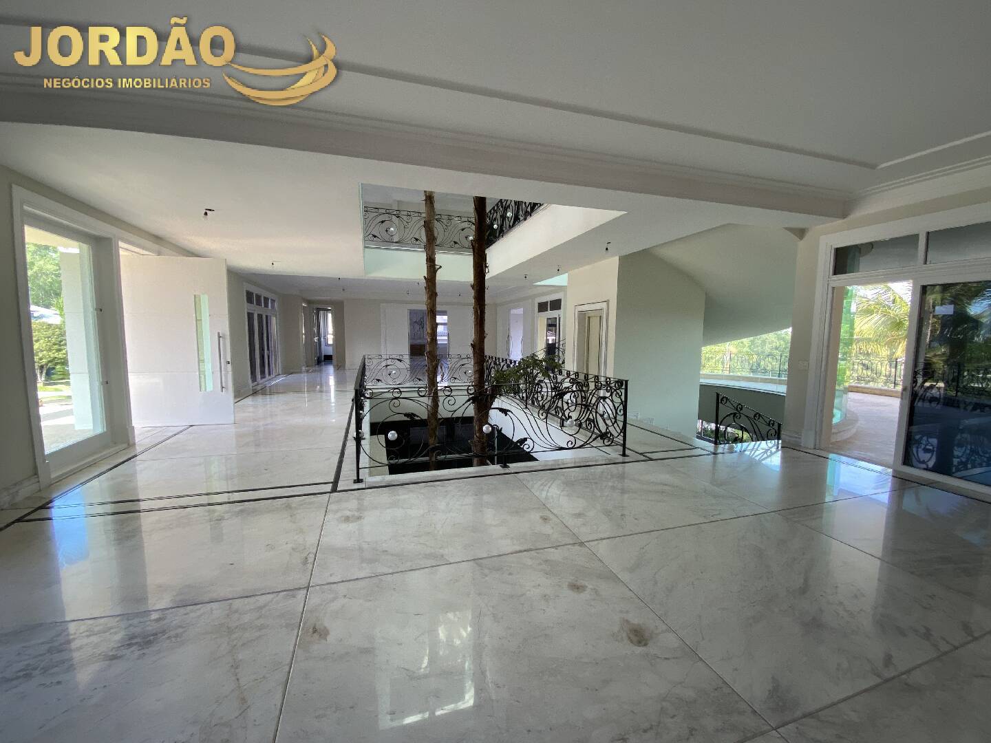 Casa de Condomínio à venda com 8 quartos, 2215m² - Foto 3