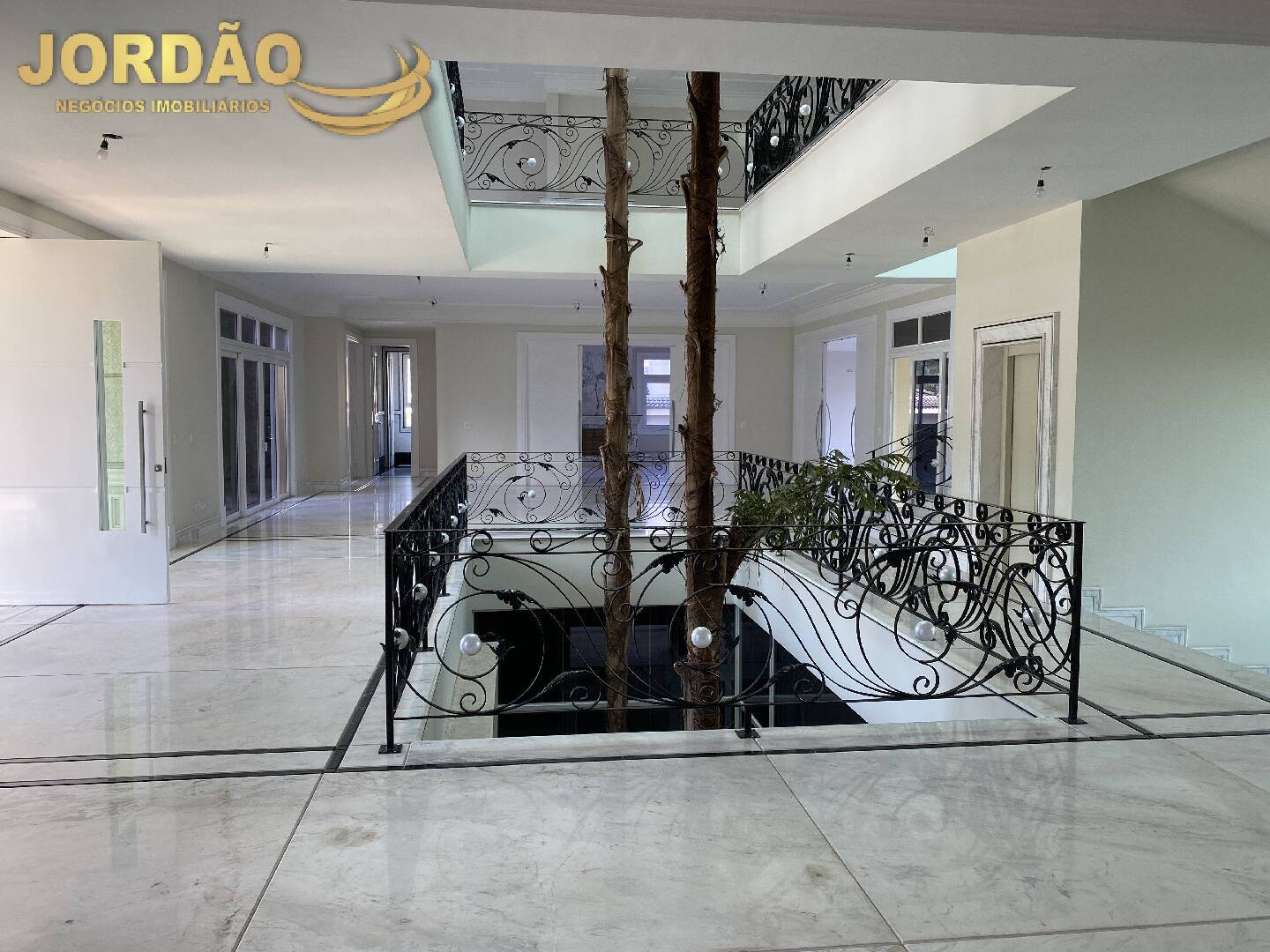 Casa de Condomínio à venda com 8 quartos, 2215m² - Foto 4