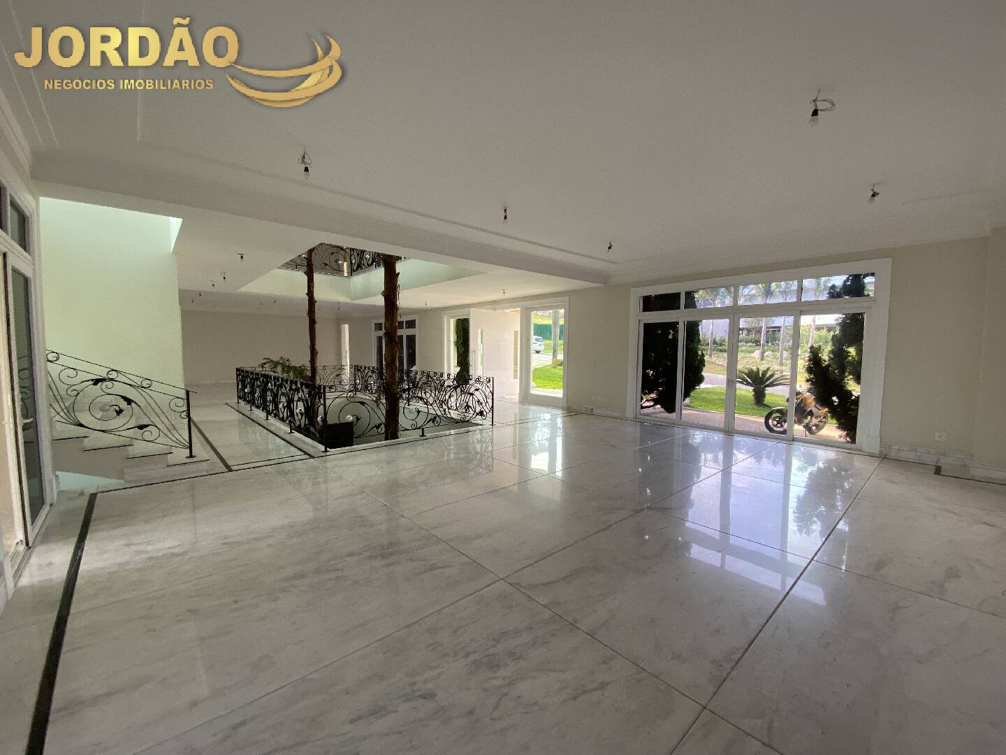 Casa de Condomínio à venda com 8 quartos, 2215m² - Foto 12