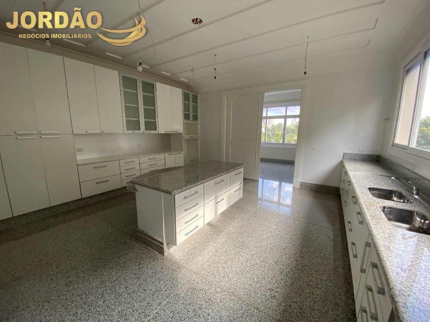 Casa de Condomínio à venda com 8 quartos, 2215m² - Foto 31