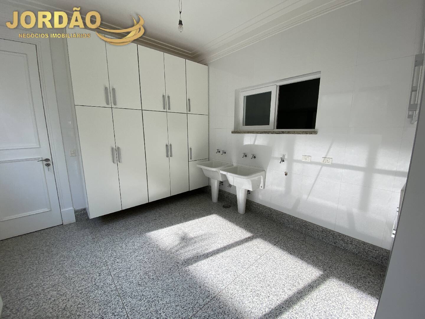 Casa de Condomínio à venda com 8 quartos, 2215m² - Foto 33