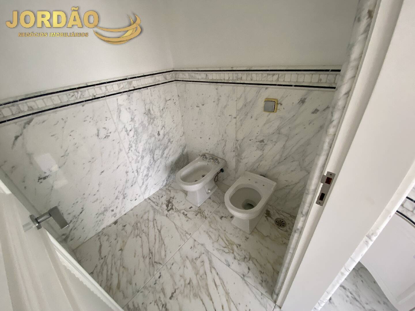 Casa de Condomínio à venda com 8 quartos, 2215m² - Foto 57