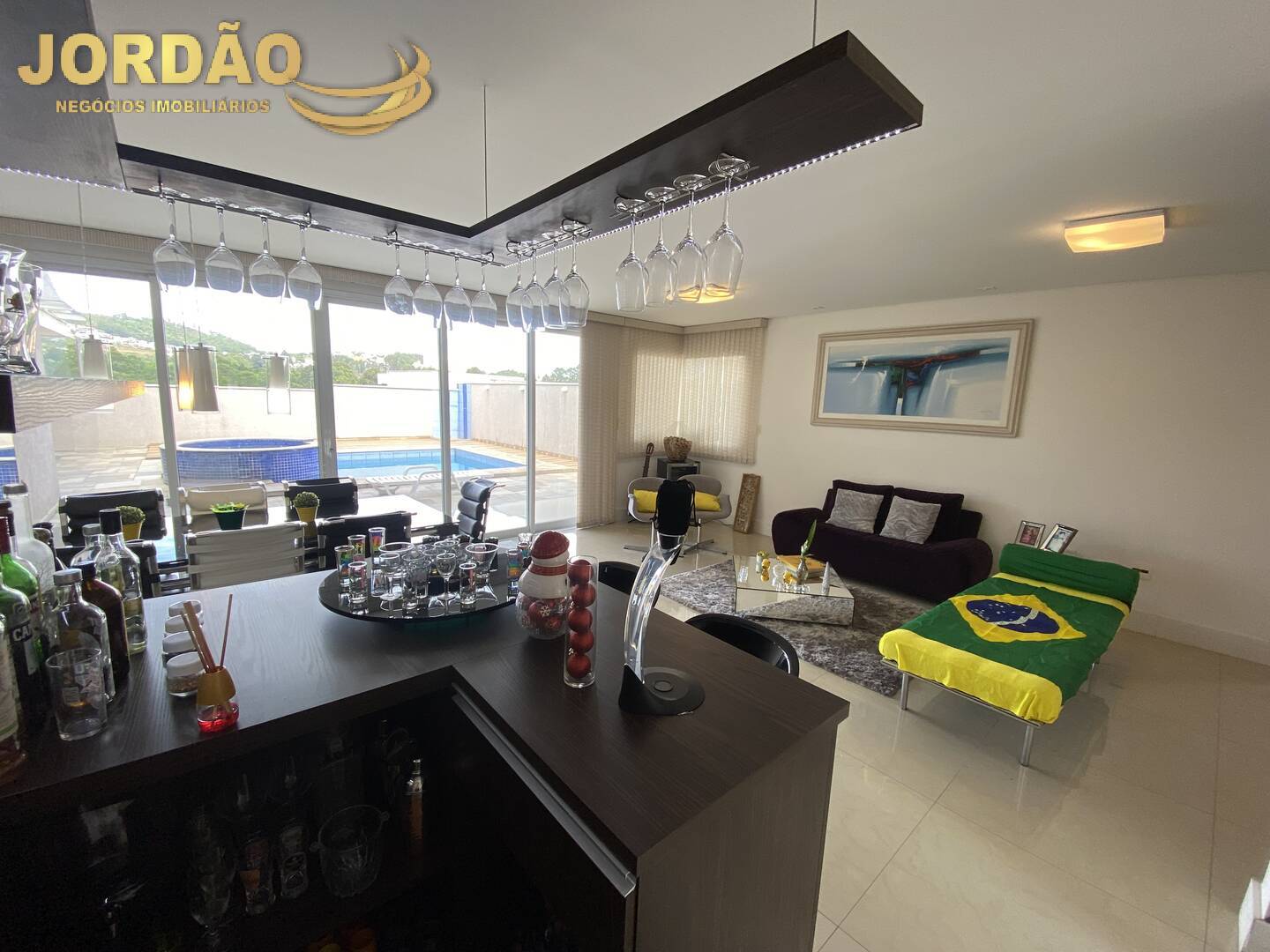 Casa de Condomínio à venda com 4 quartos, 330m² - Foto 2