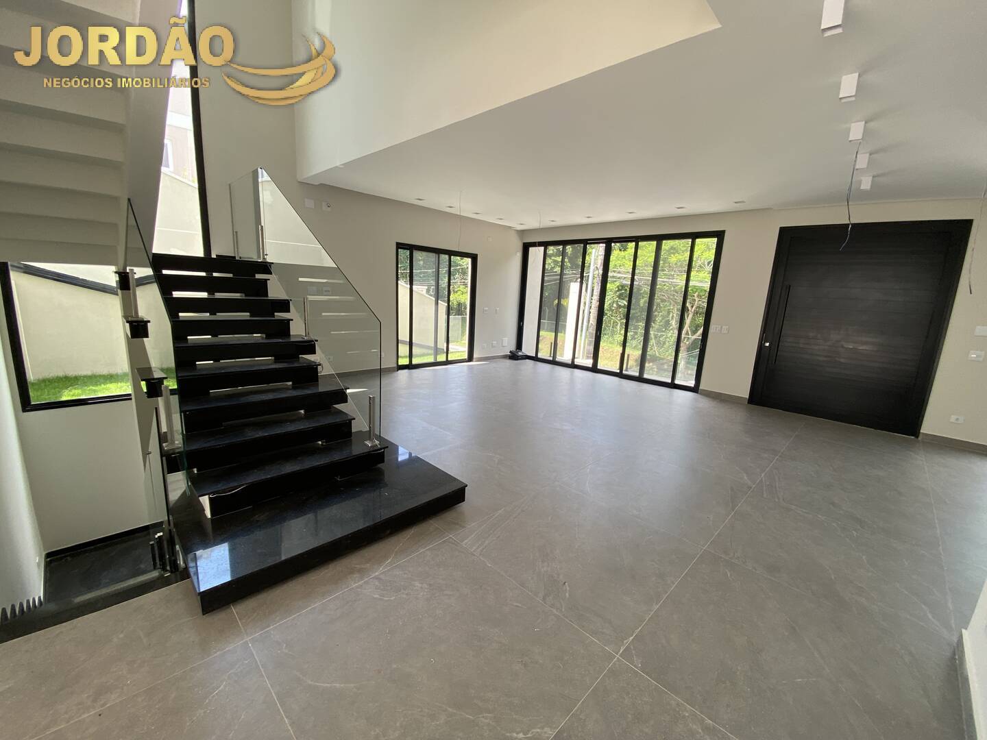 Casa de Condomínio à venda com 4 quartos, 440m² - Foto 3