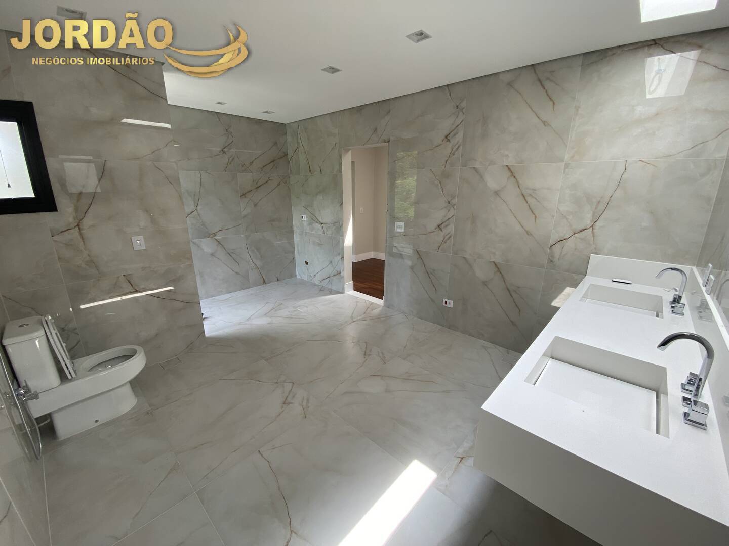 Casa de Condomínio à venda com 4 quartos, 440m² - Foto 25